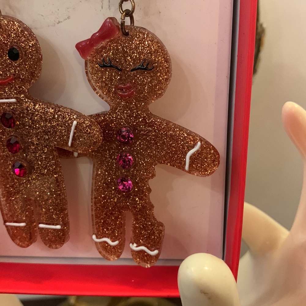 Betsey Johnson glitter acrylic Gingerbread Man&Woman drop earrings - Picture 4 of 8